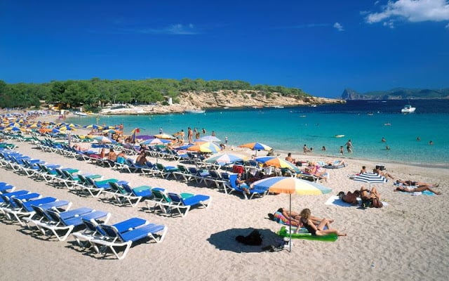Praia Cala Bassa em Ibiza