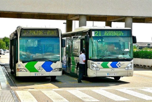 De ônibus do aeroporto ao centro de Palma de Maiorca