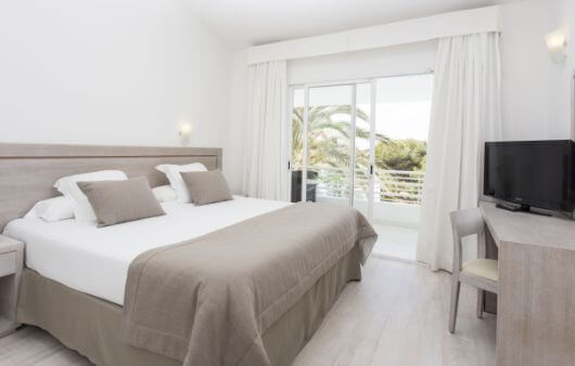 Hotel Prinsotel La Caleta em Menorca - quarto