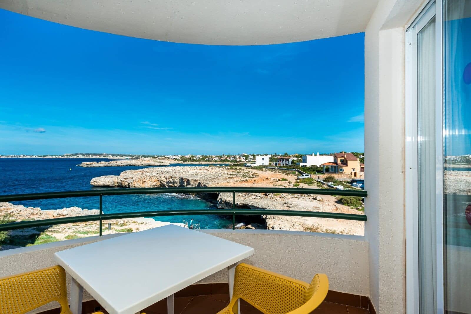 Vista dos Apartamentos Sol Ponent em Menorca