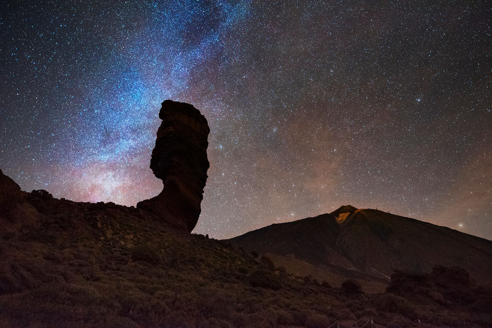 Roque Cinchado em Tenerife de noite