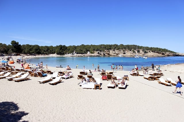 Cala Bassa em Ibiza - formato da praia