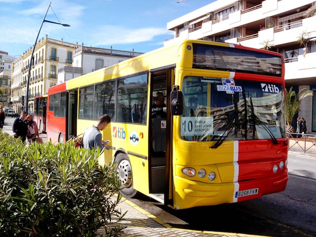 Ônibus em Ibiza