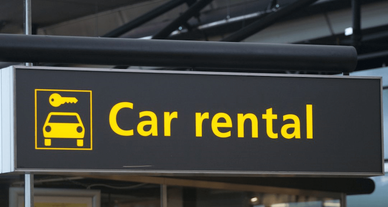 Placa de aluguel de carro no aeroporto de Barcelona