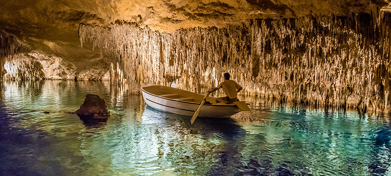 Passeio de barco nas Cuevas del Drach