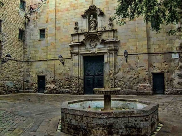 Plaça de Sant Felip Neri