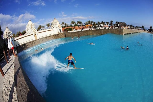 Piscina de ondas do Siam Park em Tenerife