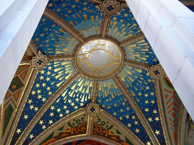 Detalhe da Cúpula da Catedral de Almudena - Madri