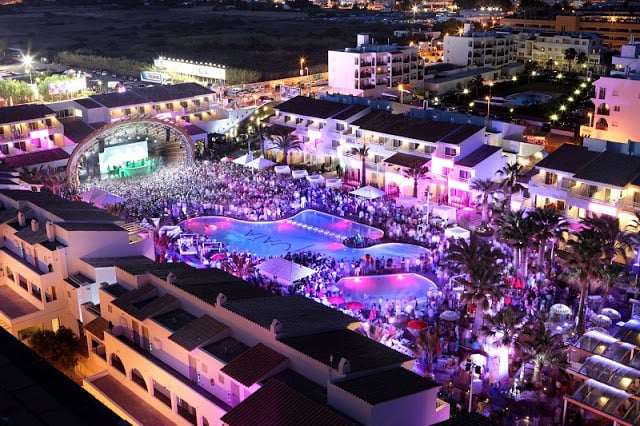 Baladas e festas em Ibiza