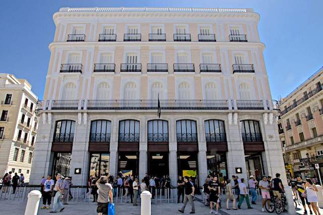 Apple Puerta del Sol