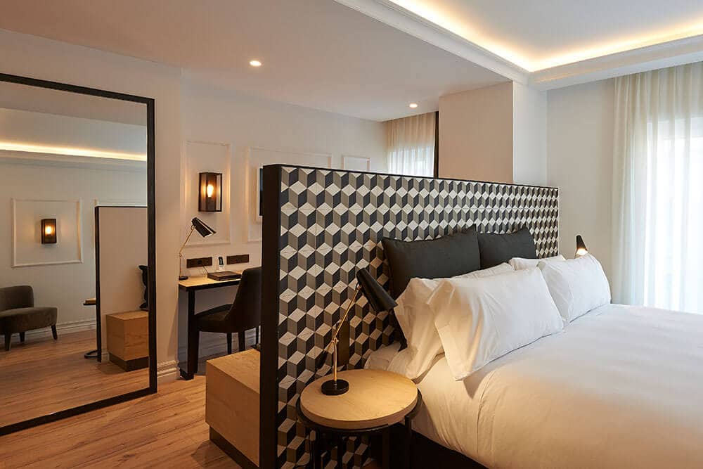 Hotel The Serras em Barcelona - quarto