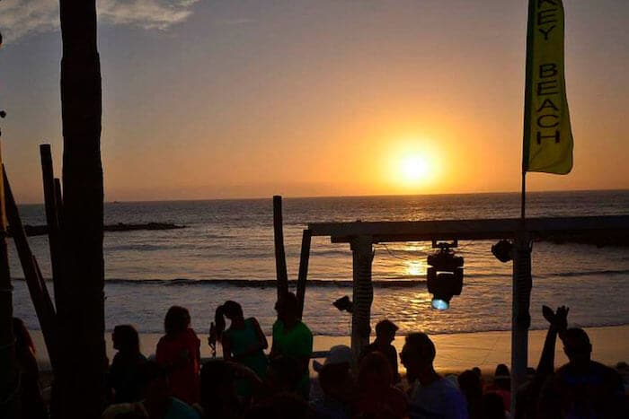 Pôr-do-Sol no Monkey Beach Club em Tenerife